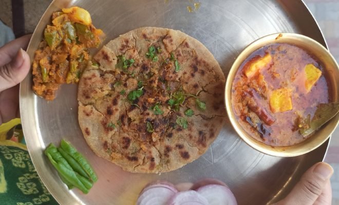 Butter Masala Paneer with Chur chur Naan Keri ka Achar